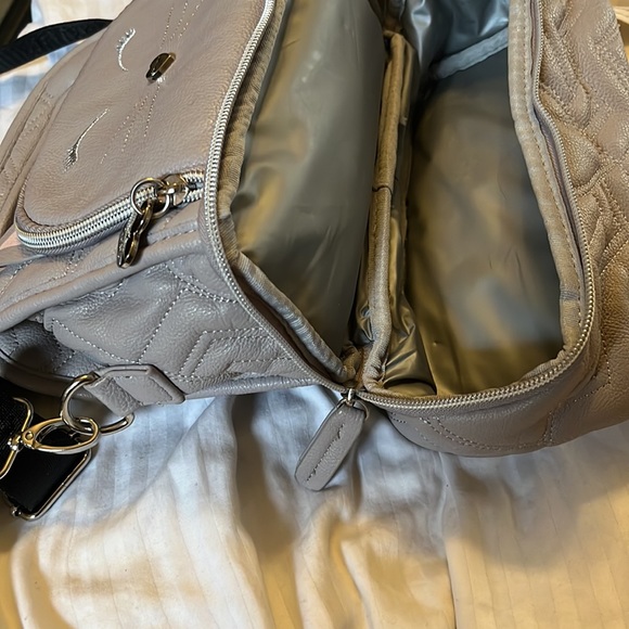 Betsey Johnson Cat Bag - Picture 9 of 16